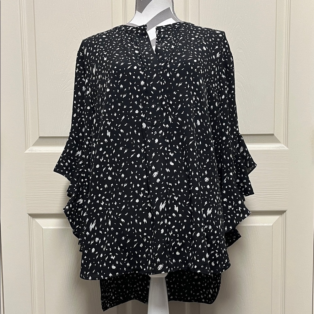 Elegant Black and White Vince Camuto Women's Blouse